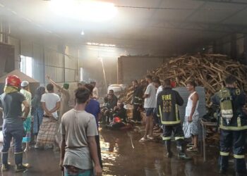 ডেঞ্জার জোন রূপগঞ্জে এবার মশার কয়েল কারখানায় আগুন