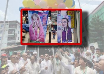 স্বার্থ হাসিলে ব্যর্থ হয়ে নেতাদের ব্যানার-ফেষ্টুন ছিড়ে ক্ষোভ