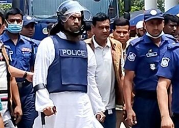 মামুনুল হকের ধর্ষণ মামলা : মায়ের ধর্ষণের সাক্ষ্য দিলেন পুত্র