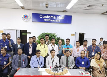 সাড়ে ৩ কোটি টাকার স্বর্ণ নিয়ে নারায়ণগঞ্জের আকবরসহ গ্রেপ্তার ৩