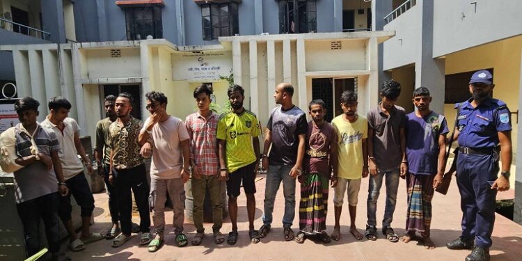 চনপাড়ায় ফের সংঘর্ষ : গুলিবিদ্ধ ১, আটক ১৪