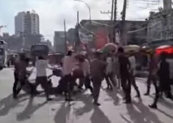 চাষাড়ায় বিএনপি কর্মীদের সশস্ত্র মহড়া, পিটিয়ে হত্যার চেষ্টা