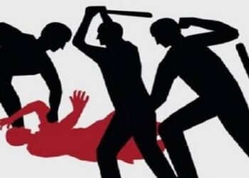 আড়াইহাজারে বেঞ্চে বসতে না দেয়ায় পিটিয়ে হত্যা