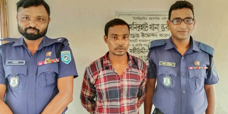 লালমনিরহাটে দলবেঁধে ধর্ষণ : প্রধান ‌আসামি ফতুল্লায় গ্রেপ্তার