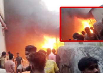 রূপগঞ্জে স্পিনিং মিলে আগুন এক ঘন্টায় নিয়ন্ত্রণে