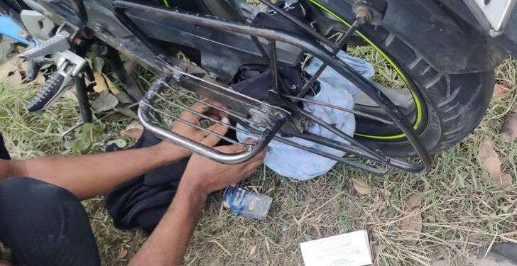 সোনারগাঁয়ে স্বামীর হোন্ডার চাকায় ওড়না পেঁচিয়ে স্ত্রীর মৃত্যু