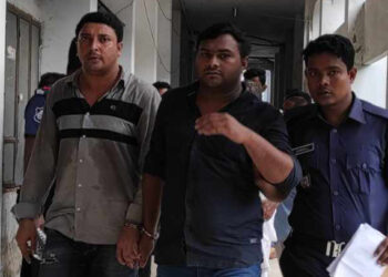 র‌্যাব পরিচয়ে ছিনতাই : দুই ছাত্রলীগ নেতা রিমান্ডে