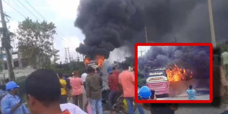 রূপগঞ্জে চলন্ত যাত্রীবাহী বাসে আগুন