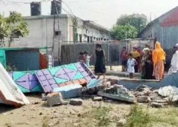 রূপগঞ্জে রোলারের ধাক্কায় স্কুলের দেওয়াল ধসে ছাত্র নিহত