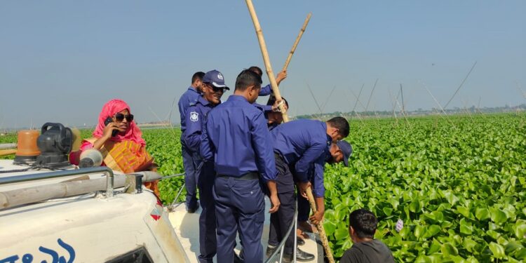 মেঘনা নদী থেকে অবৈধ মাছের ঘের উচ্ছেদ