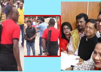 রূপগঞ্জে পাটমন্ত্রীর মনোনয়ন জমা, বাইরে অস্ত্র নিয়ে মহড়া