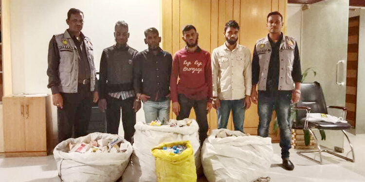 রাজধানীতে অসংখ্য চুরি : নারায়ণগঞ্জে চোরচক্রের বসতি !