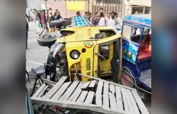 সিদ্ধিরগঞ্জে পিকআপ-ইজিবাইক সংঘর্ষে আহত ৬