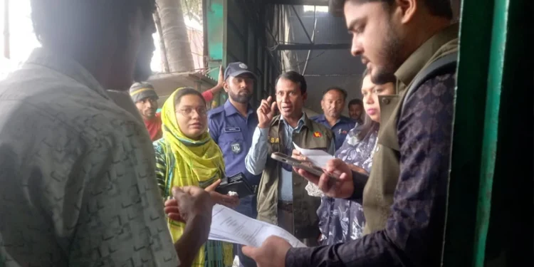 সোনারগাঁয় ২ মুড়ির কারখানাকে ৫ লাখ টাকা জরিমানা