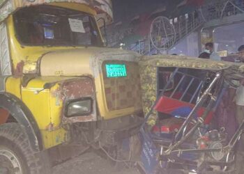 সিদ্ধিরগঞ্জে ট্রাকের ধাক্কায় বৃদ্ধার মৃত্যু, আহত ২