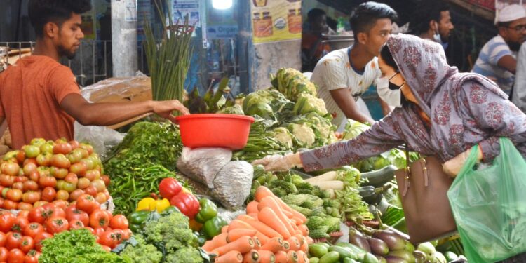সরকারের বেঁধে দেয়া মুল্যে ব্যবসায়ীদের বৃদ্ধাঙ্গুলী