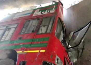 না.গঞ্জ তিতাসের পিকনিকের বাস দূর্ঘটনা : নিহত ১, আহত ২২