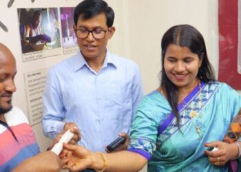 তাঁতি আল আমিনের হাত ধরে ফিরছে নারায়ণগঞ্জের ঐতিহ্যেবাহী মসলিন