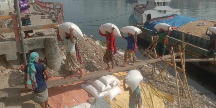 আজ অধিকার আদায়ের শ্রমিকদের মহান মে দিবস