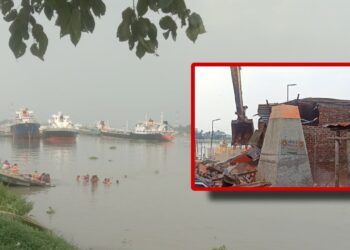 ‘৩০ ব্যবসায়ী গোষ্ঠীর দখলে শীতলক্ষ্যা নদী’