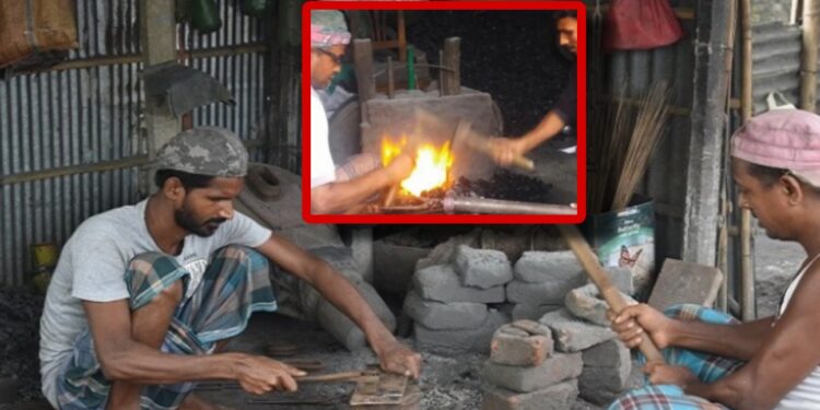 কামারদের ব্যস্ততা : দম ফেলার সময়ও নাই !