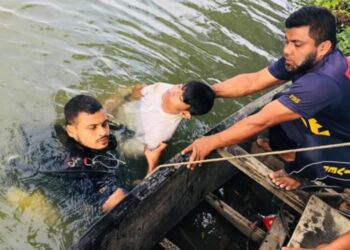 সাতার দিয়ে নদী পাড়ি দিতে গিয়ে স্কুল ছাত্রের মৃত্যু