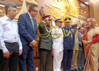 প্রধানমন্ত্রী চীনের পথে