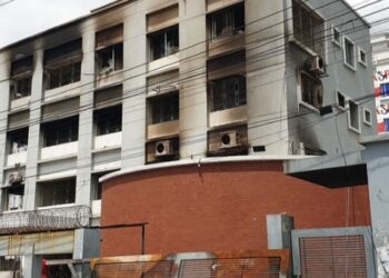 নারায়ণগঞ্জে দিশেহারা হাজার হাজার পাসপোর্ট গ্রহিতা