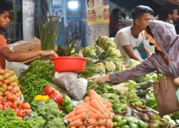 সবজি বাজারে স্বস্তি, রয়েছে আতংক