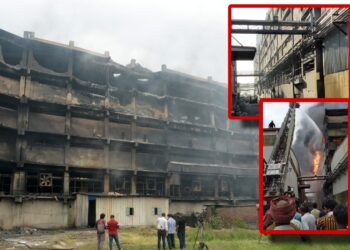 সর্বত্র শংকা : ব্যবসা প্রতিষ্ঠানে হামলা-লুটপাট-আগুন