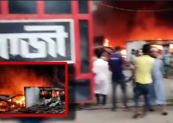 রূপগঞ্জে গাজী টায়ার ফ্যাক্টরিতে আগুন, ১০ ইউনিট নিয়ন্ত্রণে