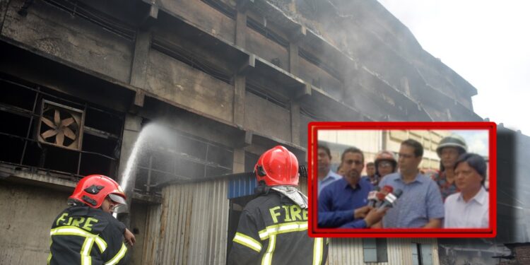 গাজী টায়ার : দাহ্য ও তাপ কমাতে কাজ করছে ফায়ার সার্ভিস