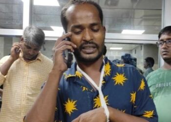 ‘তুই সাংবাদিক না ?’ বলেই সাংবাদিক বিল্লালকে মারধর