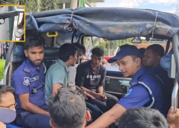 বিদেশি পিস্তলসহ দুই ছাত্র আটক, বিলাসবহুল গাড়ি জব্দ