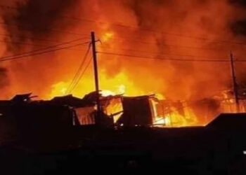 ফতুল্লায় আগুনে পুড়ে ছাই গার্মেন্টসের ২ কোটি টাকার পোশাক