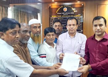 ফতুল্লার জলাবদ্ধতা নিরসনের দাবী : ইউএনও কে স্বারকলিপি