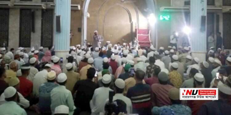 শব-ই-বরাতে মসজিদে-মসজিদে পাপ মোচনের আকুতি