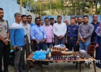 ফতুল্লায় ৪ মাদক ব্যবসায়ী ছিনতাই, মাদক উদ্ধার