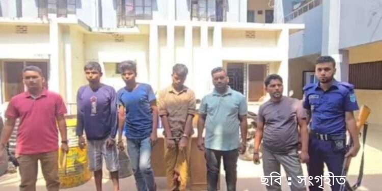 রূপগঞ্জে পুলিশের উপর হামলা : আটক ৫