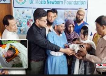 মায়ের কোল পেলো ডাস্টবিনে পাওয়া সেই শিশু