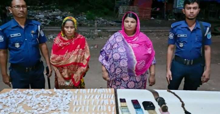 শহরে যৌথ বাহিনীর হাতে মাদকসহ দুই ব্যাবসায়ী আটক