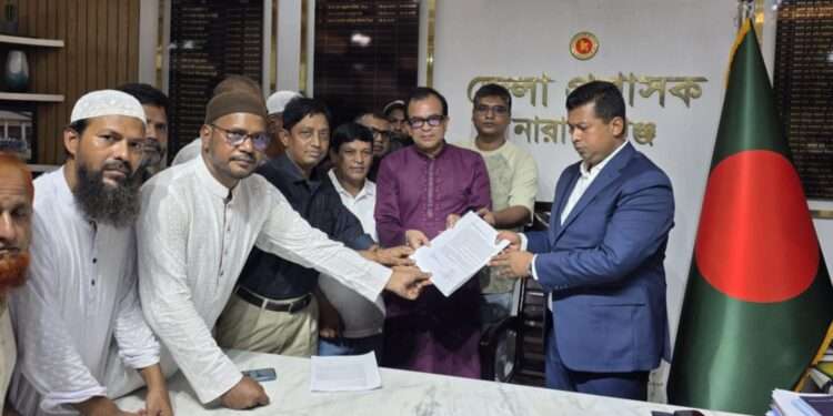 জলাবদ্ধতা নিরসনে প্রধান উপদেষ্টা ও ডিসিকে স্বারকলিপি প্রদান