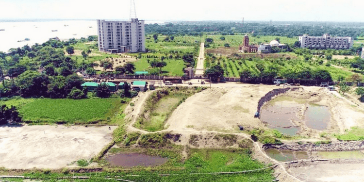 আড়াইহাজারের ৭০ বছর বেদখল থাকা ৬০ কোটি টাকার জমি উদ্ধার