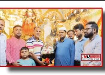 কর্মীদের নিয়ে জামায়াত নেতার পূজামন্ডব পরিদর্শন