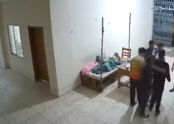 ছাত্রাবাসে শিক্ষার্থীকে মারধর : তোলারাম কলেজ ছাত্রদল নেতার বিরুদ্ধে