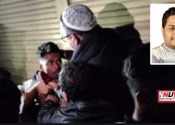 রাজপথে ভোট, পেছনে চাপাতি