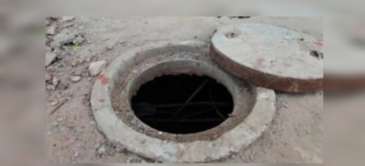 সেপটিক ট্যাংকে নারীর মরদেহ, সিদ্ধিরগঞ্জে চাঞ্চল্য