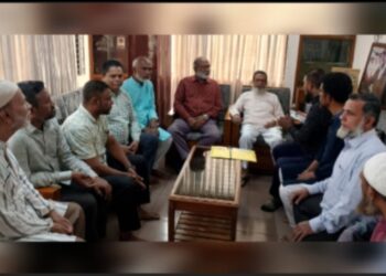 জাতীয় পে-স্কেল ২০২৬ বাস্তবায়নের দাবিতে নারায়ণগঞ্জে স্মারকলিপি