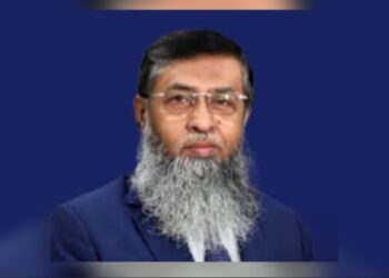 ঝুট ব্যবসায় প্রভাবের সমীকরণ : বিতর্কের কেন্দ্রে বিতর্কিত হাতেম