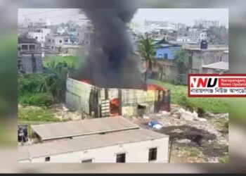 ফতুল্লায় ঝুটের গোডাউনে ভয়াবহ আগুন, দেড় ঘণ্টায় নিয়ন্ত্রণে